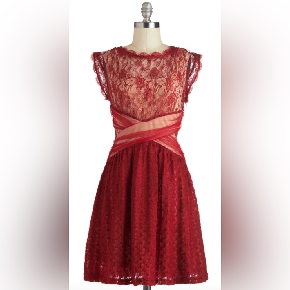 RYU ModCloth Elegant Red Lace Dressq Small